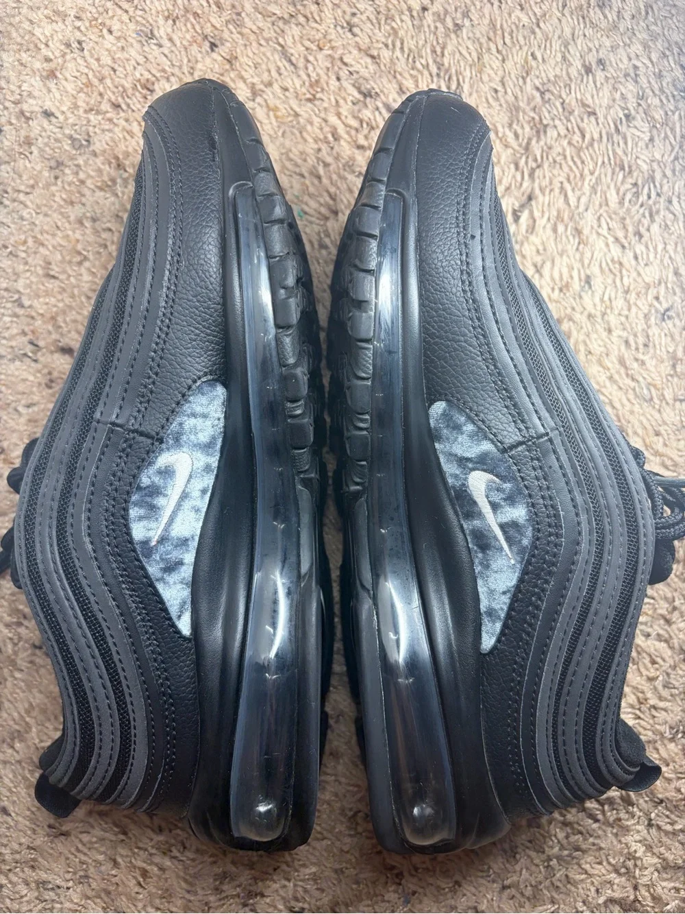 Nike Men’s Black Low-Top Athletic Sneakers